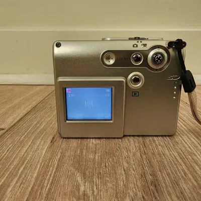 Konica Minolta Dynax 5D SLR Image
