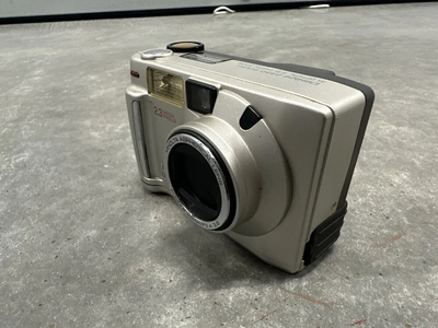 Minolta DiMAGE 2330 ZOOM Image