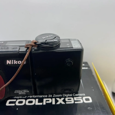 Nikon 950 Image