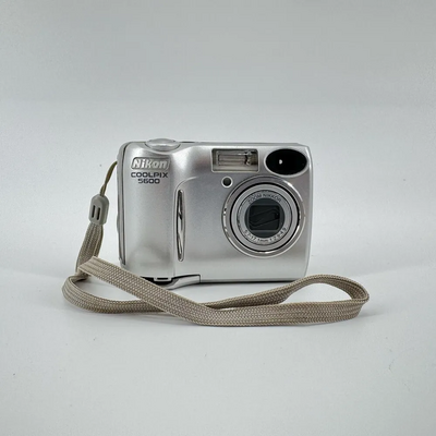 Nikon 5600 Image