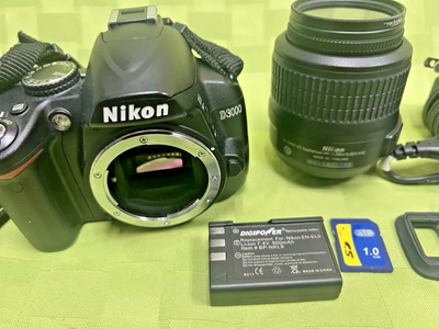 Nikon D3000 18-55mm Kit Image