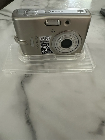 Nikon L11 Image