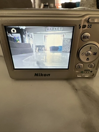 Nikon L11 Image