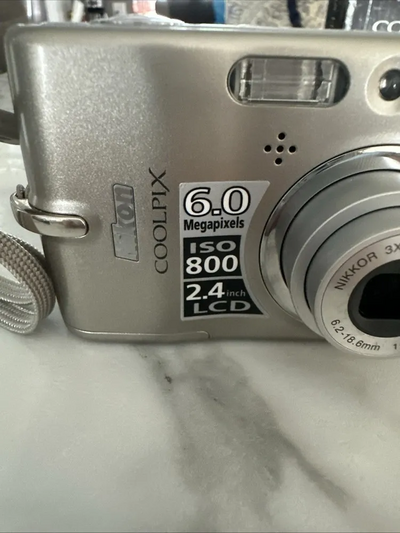 Nikon L11 Image