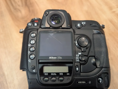 Nikon D2Xs Image