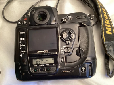 Nikon D2X Image