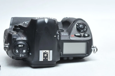 Nikon D2X Image