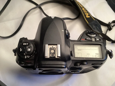Nikon D2X Image