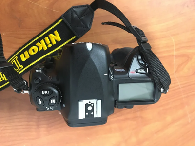 Nikon D2h Image