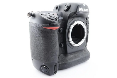 Nikon D2h Image