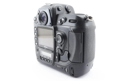 Nikon D2h Image