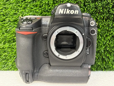 Nikon D2h Image