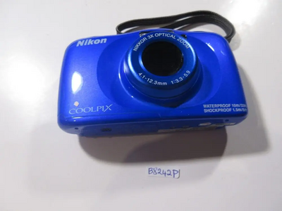 Nikon S33 Image