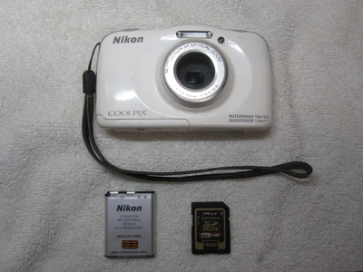 Nikon S33 Image