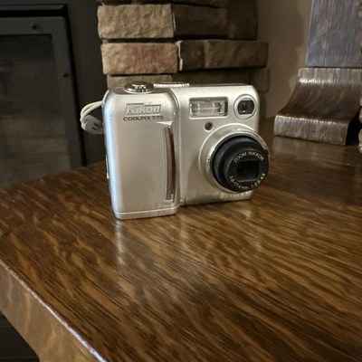 Nikon 775 Image