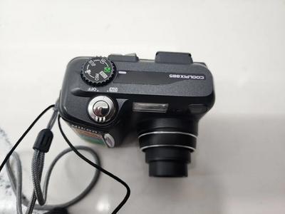 Nikon Coolpix 885 Image