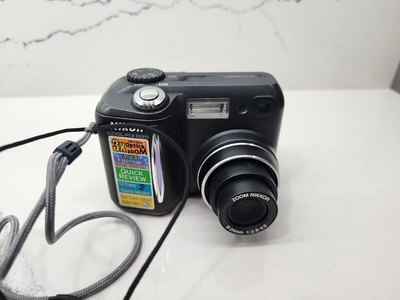 Nikon Coolpix 885 Image