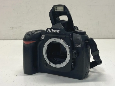 Nikon D70s Image