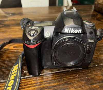 Nikon D70s Image