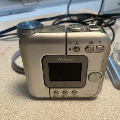 Nikon SQ Image