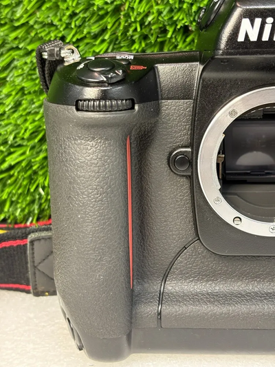 Nikon D1H Image