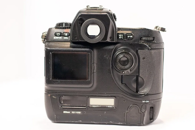 Nikon D1H Image