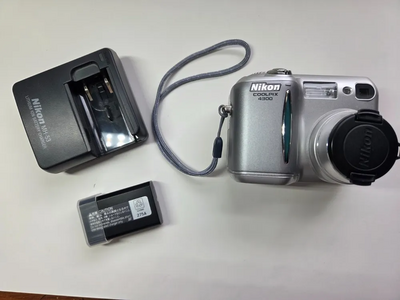 Nikon Coolpix 4300 Image