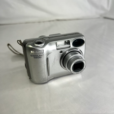 Nikon 5600 Image