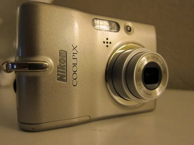 Nikon L11 Image