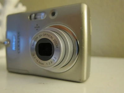 Nikon L11 Image