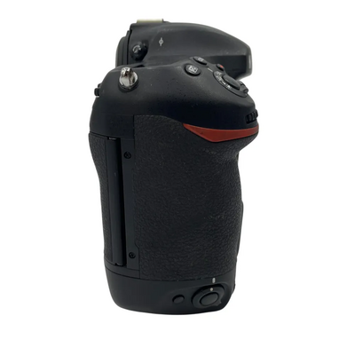 Nikon D5-b Image