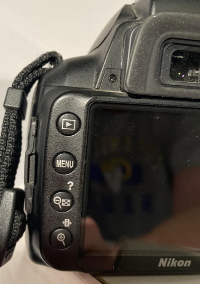 Nikon D3000 Image