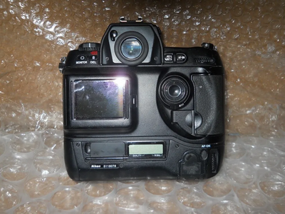 Nikon D1x Image