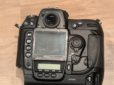 Nikon D1x Image