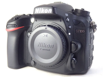 Nikon D7100 in box Image