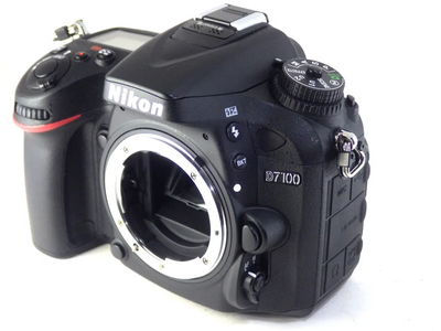 Nikon D7100 in box Image