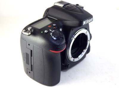 Nikon D7100 in box Image
