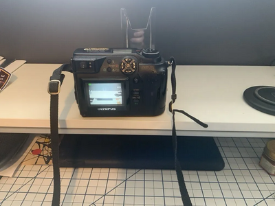 Olympus C-4040 Zoom Image