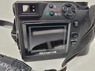 Olympus C-4040 Zoom Image