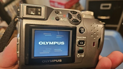 Olympus C-4000 Zoom Image