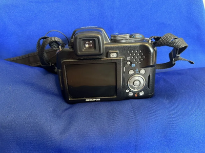 Olympus SP-565 UZ Image
