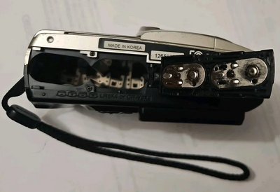 Olympus D-490 Zoom Image
