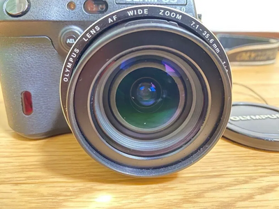Olympus C-8080 Wide Zoom Image