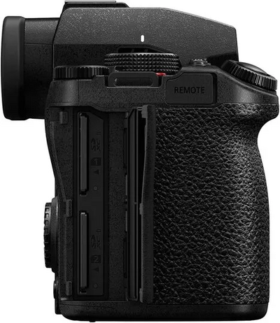 Panasonic LUMIX S5M2 Full Frame Mirrorless  with 20-60mm F3.5-5.6 L Mount Interchangeable Lens Image