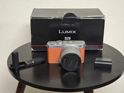 Panasonic Lumix s9 wide angle zoom lens kit Image