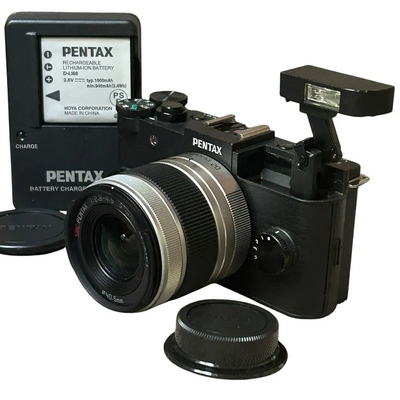 Pentax Q-S1 02 Zoom Kit Image