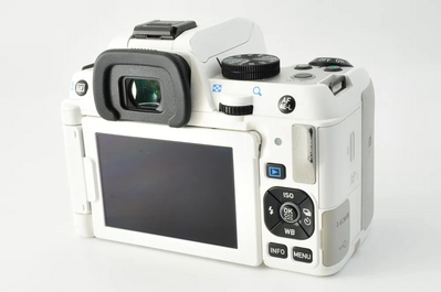 Pentax KS-2 White Image