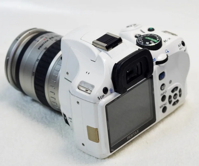 Pentax K-x White Image