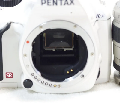 Pentax K-x White Image