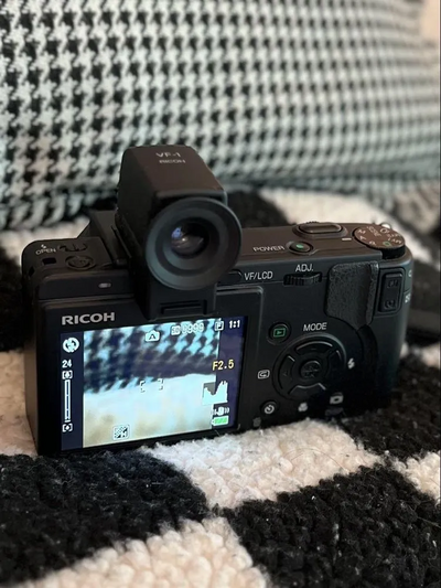 Ricoh GX100 Image